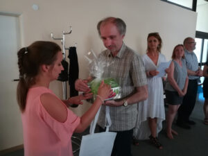 Július Bartek si preberá cenu