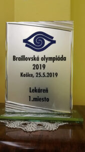 Plakety pre víťazov košického kola